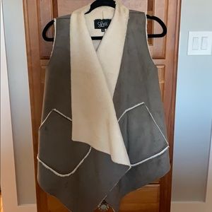 Sherpa vest - great for apres ski!